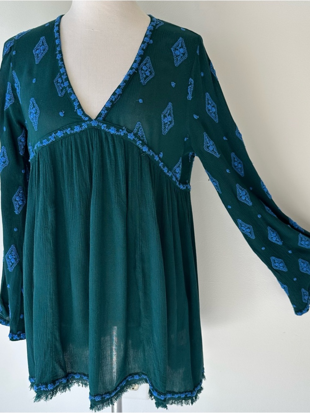 Free People Diamond Embroidered Tunic Top Gauzy Sheer size Small Mermaid Forest - Picture 5 of 16